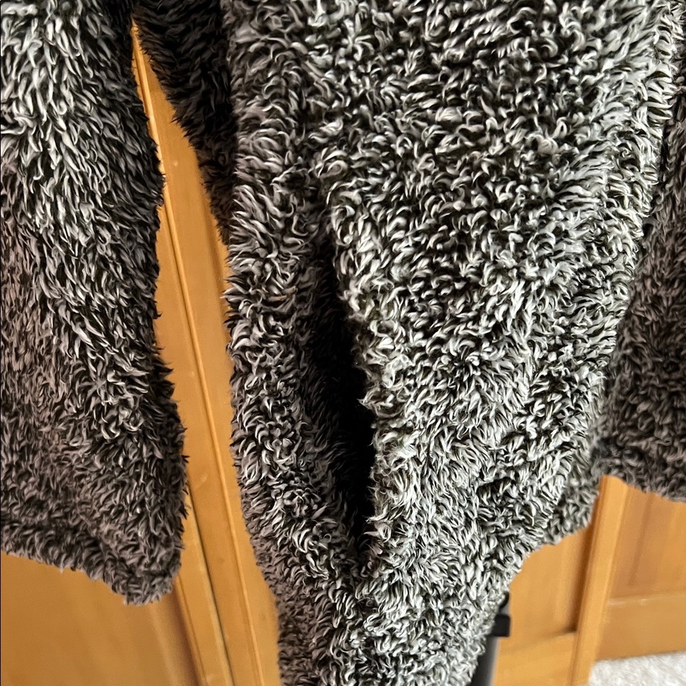 Cozy Gray Sherpa Jacket - Picture 6 of 6
